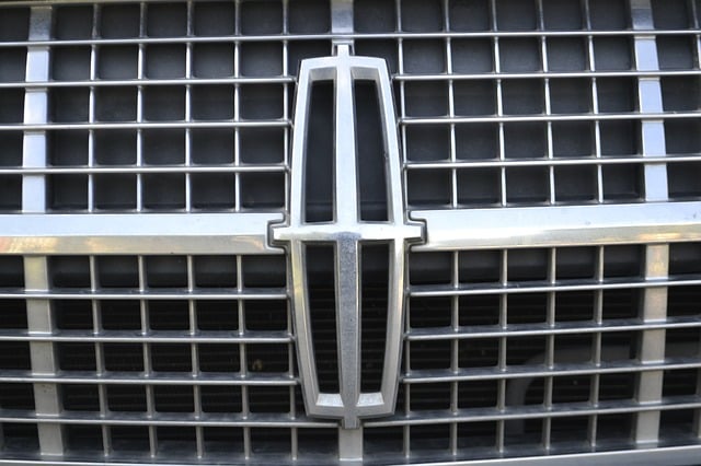 Lincoln MKZ grill